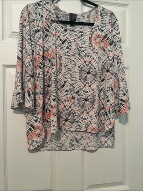 Clara Sun Woo Gray and Coral Tie-Dye Scoop Neck Tunic